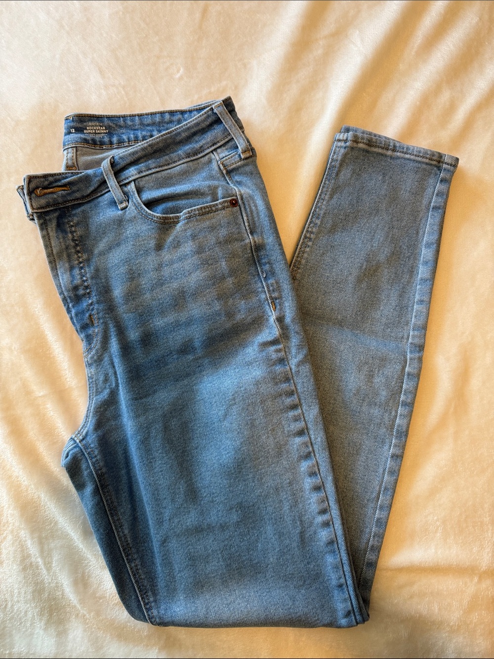 Old Navy Skinny Jeans in Light Blue Wash